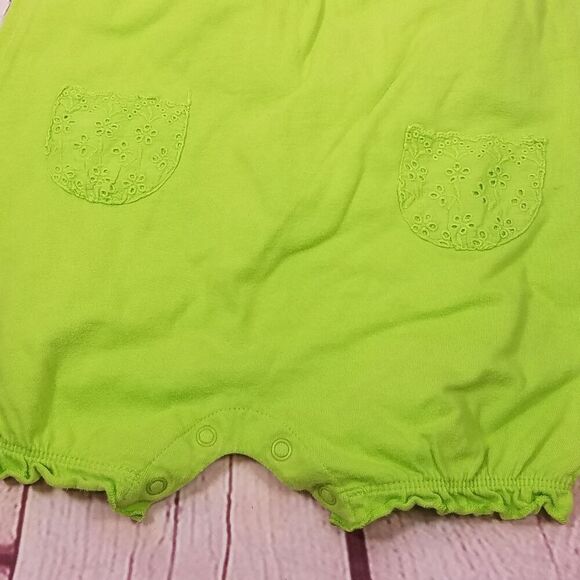 Carter's Romper 24 months - Picture 3 of 3